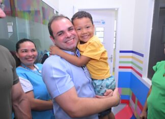 Governador Roberto Cidade acompanha ações de saúde voltadas a crianças e idosos neste sábado