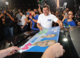 Com Brasília amarela e adesivaço, Wilson Lima inicia campanha ao Senado pelas ruas de Manaus