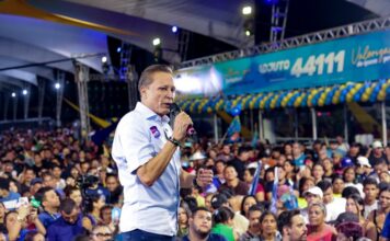Adjuto Afonso mostra força política e reúne 12 mil apoiadores em lançamento de campanha eleitoral