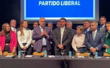 Flávio Bolsonaro escolhe Alfredo Gaspar para ser seu vice na eleição presidencial