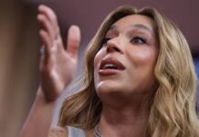 Justiça remove vídeo de candidato bolsonarista que chama Erika Hilton de “travesti”