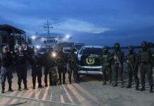 Militares apreendem carga de pasta base de cocaína escondida em embarcação em Tabatinga