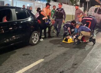 Colisão entre motocicleta e carro deixa dois feridos na Avenida Cosme Ferreira em Manaus