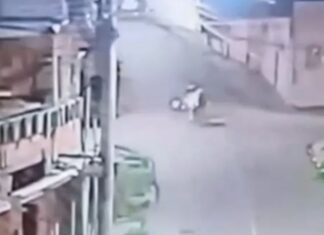 Acidente entre moto e veículo deixa mototaxista e passageira feridos em Tefé no AM
