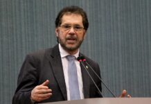 Fora das primeiras posições, Plínio Valério tenta se aproximar da direita após negar ser bolsonarista; veja vídeo