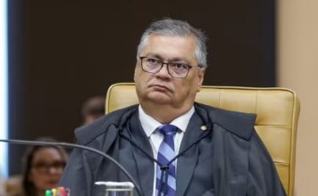 Dino pede vista e classifica como “desastrada” sessão do STF sobre Moraes