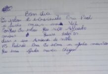 Mãe escreve pedido de socorro no caderno do filho e é resgatada de cárcere privado