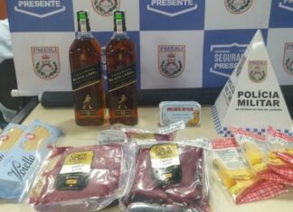 Churrasco cancelado! Homem é preso após furtar carnes e garrafas de uísque em supermercado