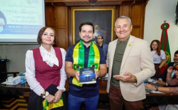 Capitão Alberto Neto critica “manicômio tributário” e cobra apoio a empresários em reunião da ACA