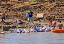 Passageiros são resgatados após barco naufragar no interior do Amazonas