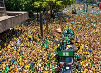Flávio Bolsonaro participa de mobilização com Nikolas Ferreira e Tarcísio na Paulista