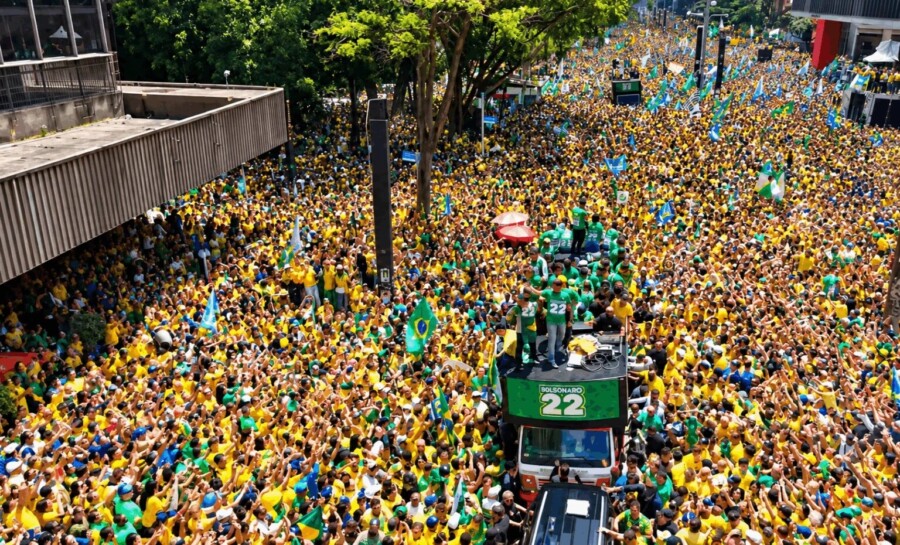 Multidao-em-Marcha-Verde-e-Amarela-1536x930